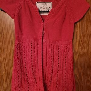 Girls size small light 3 button short sleeve top.